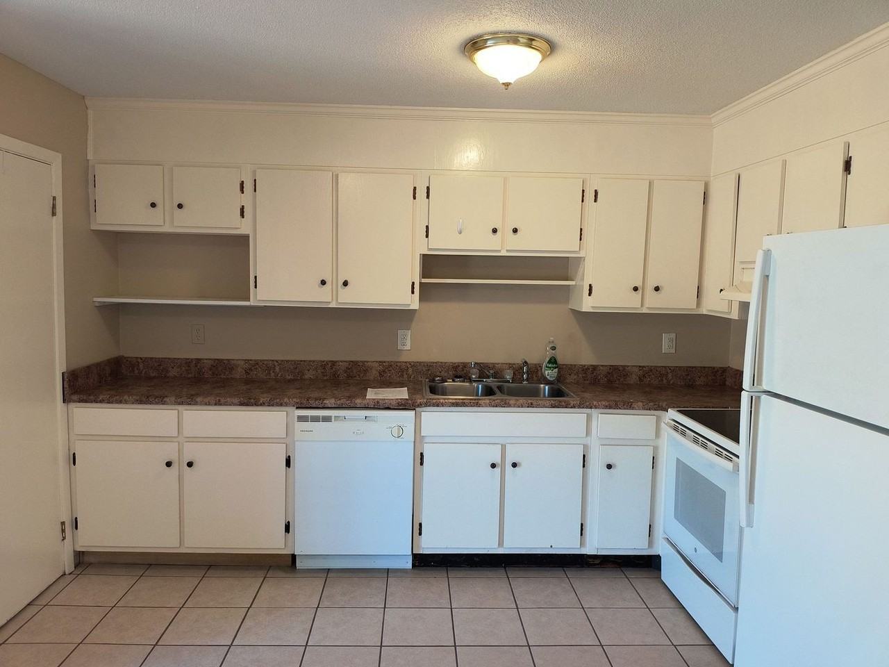 3919 Kingsbridge Rd - Photo 2 of 12