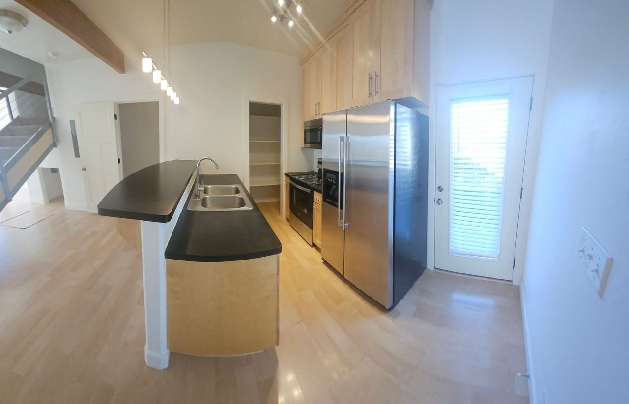 446 W 6th S #504 - Photo 3 of 15