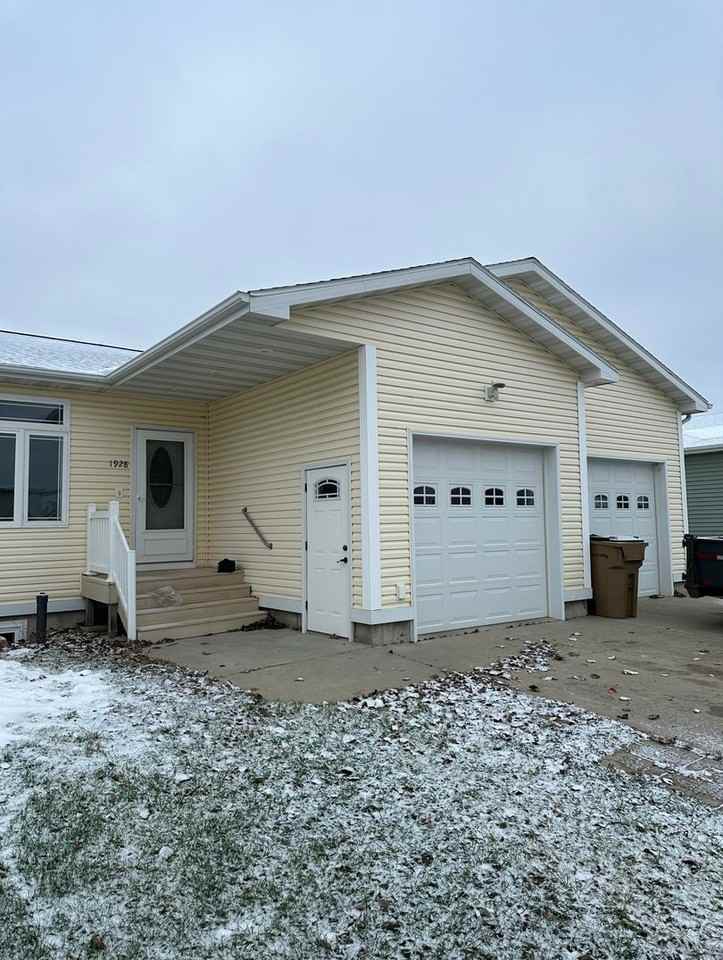 1928 28th St Sw - Photo 2 of 28