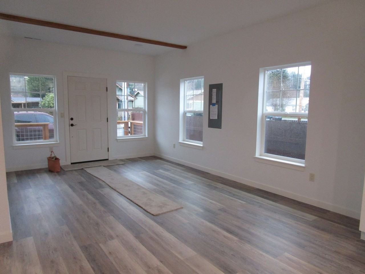 524 E Hazel Ave - Photo 3 of 14