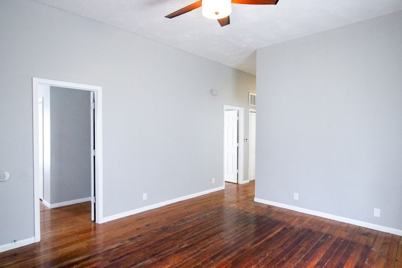 613 S Main Ave - Photo 2 of 19