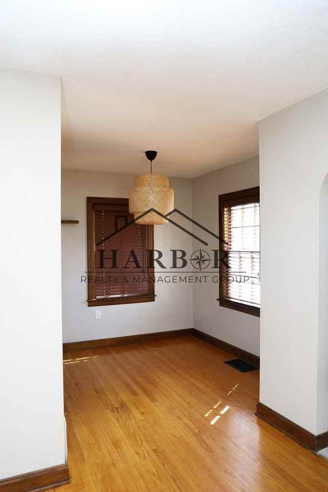 1215 3rd St Se - Photo 5 of 31