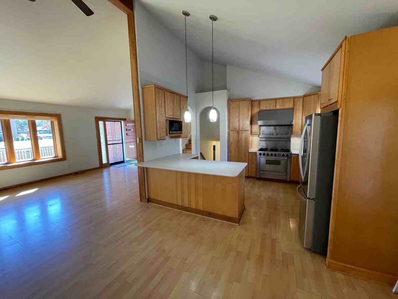 1600 Treboy Ave - Photo 5 of 35