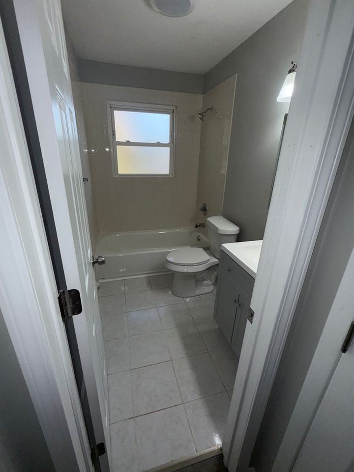 1273 Spruce Tree Ln - Photo 6 of 9