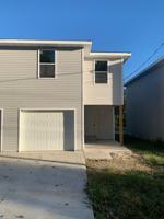 featured image of 1641 W Belmont St