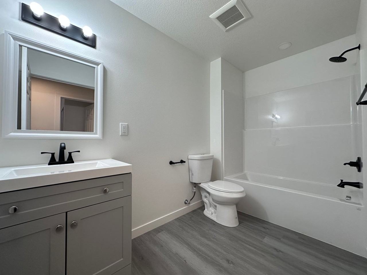 16818 Se Market St #C - Photo 7 of 18