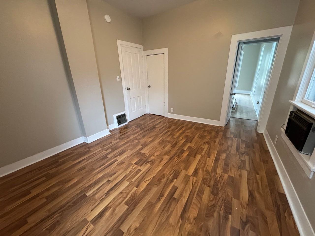 2723 8th Ave - Photo 4 of 7