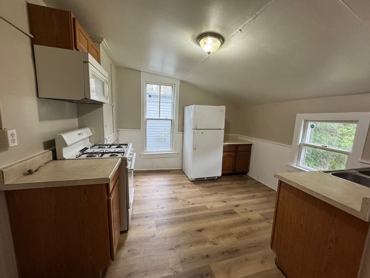 2723 8th Ave - Photo 5 of 7