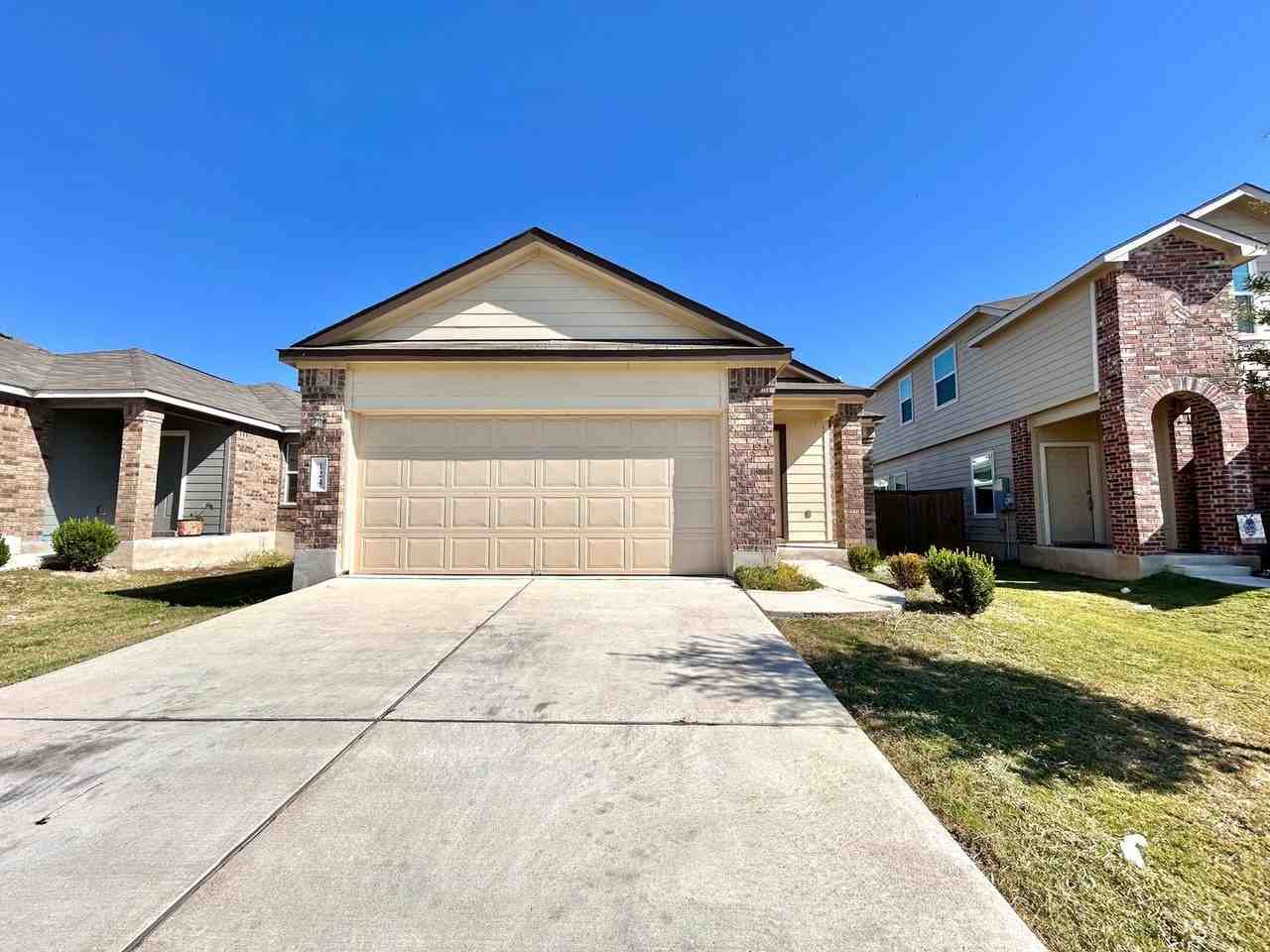 124 Bronco Billy Dr - Photo 2 of 33