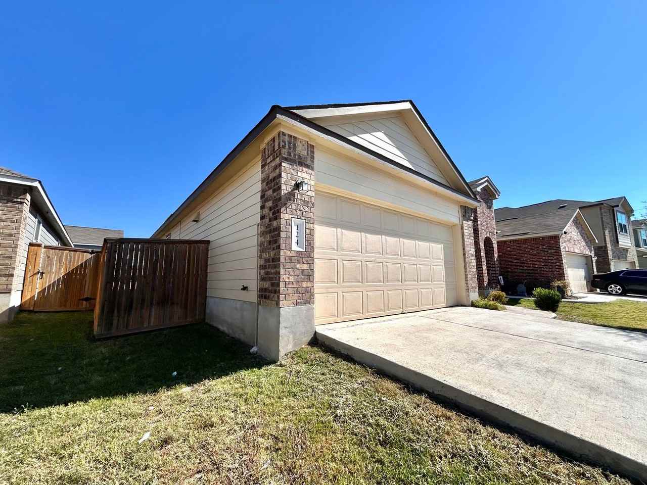 124 Bronco Billy Dr - Photo 5 of 33