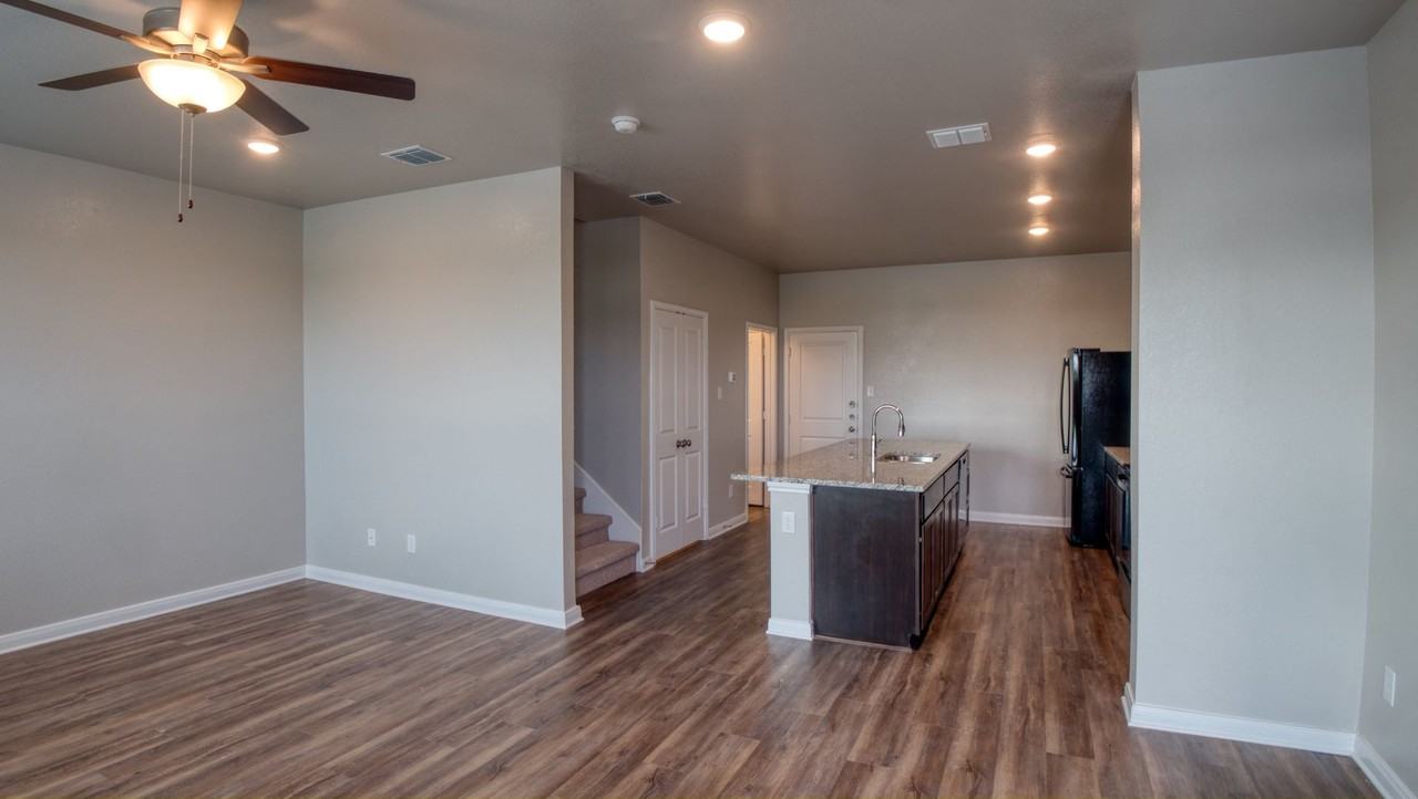 1622 Lummus Dr - Photo 4 of 29