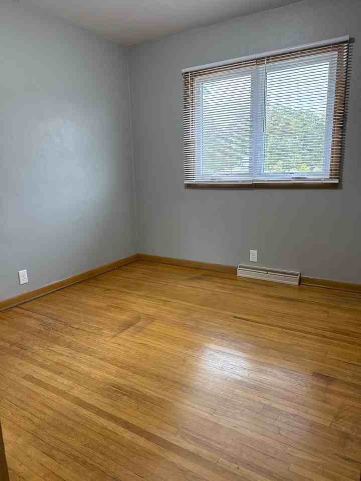 543 Mildred Ave - Photo 4 of 8