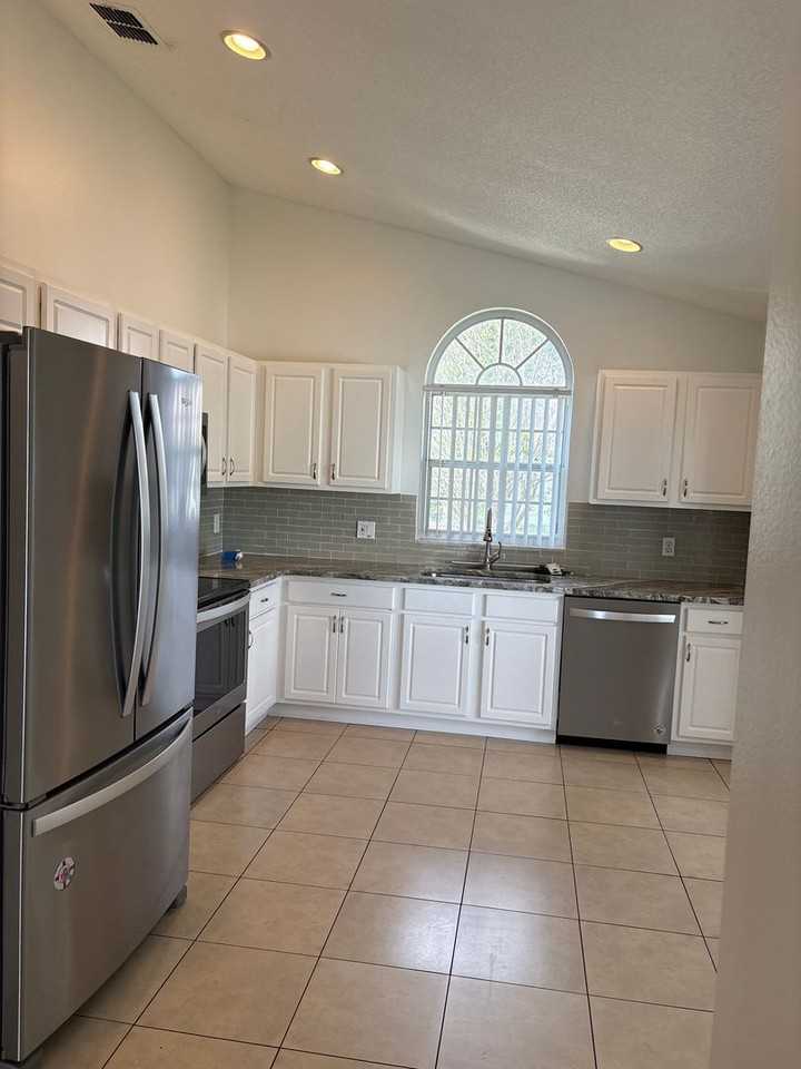 2607 Autumn Creek Circle - Photo 5 of 16