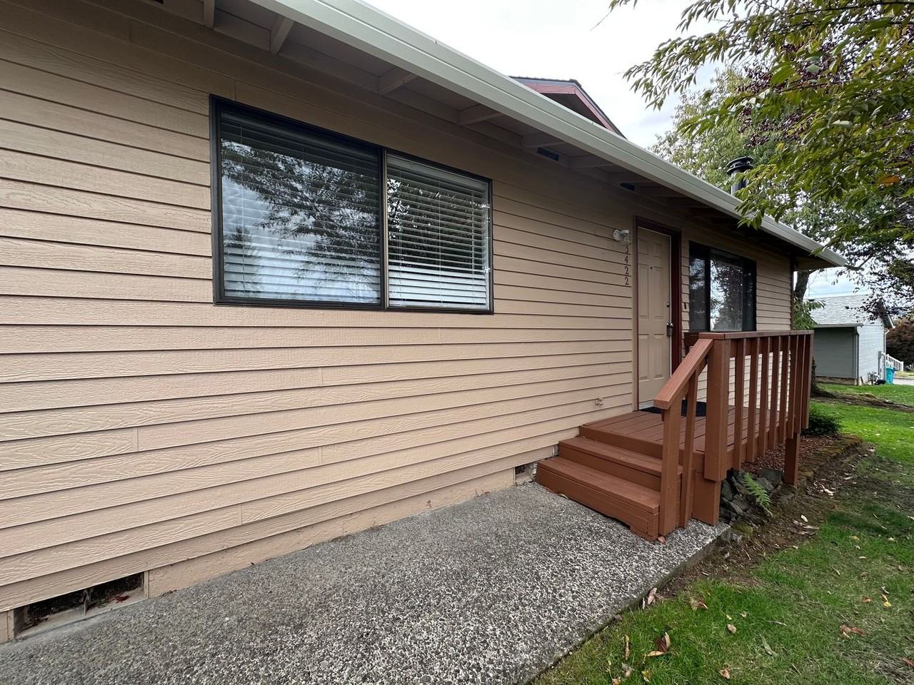 3422 Se 12th St - Photo 3 of 26