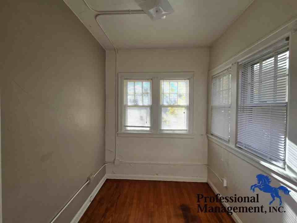 708 N 31st St #A - Photo 7 of 10