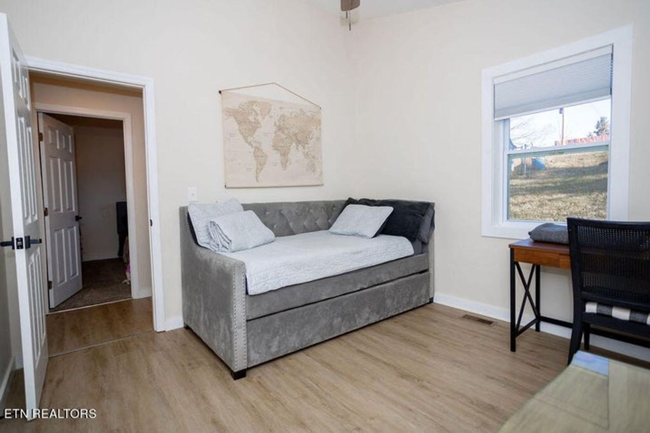 703 North D Street - Photo 7 of 8