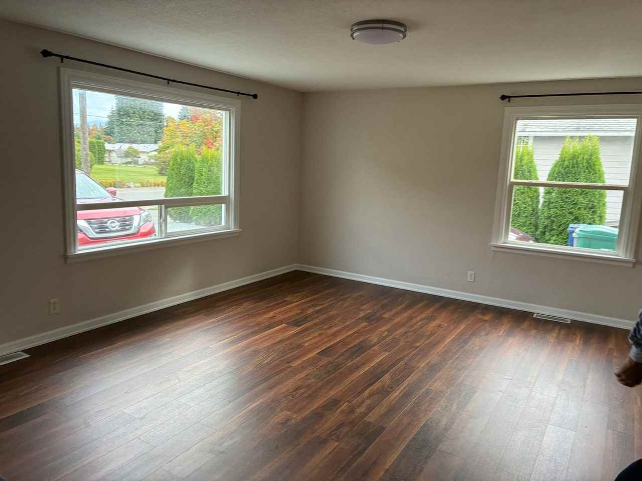 1316 E Fairhaven Ave - Photo 2 of 8