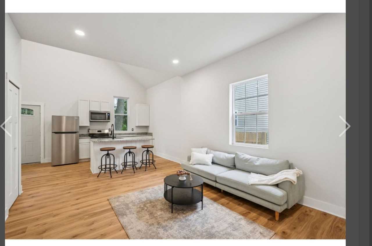 941 King Ave - Photo 2 of 6