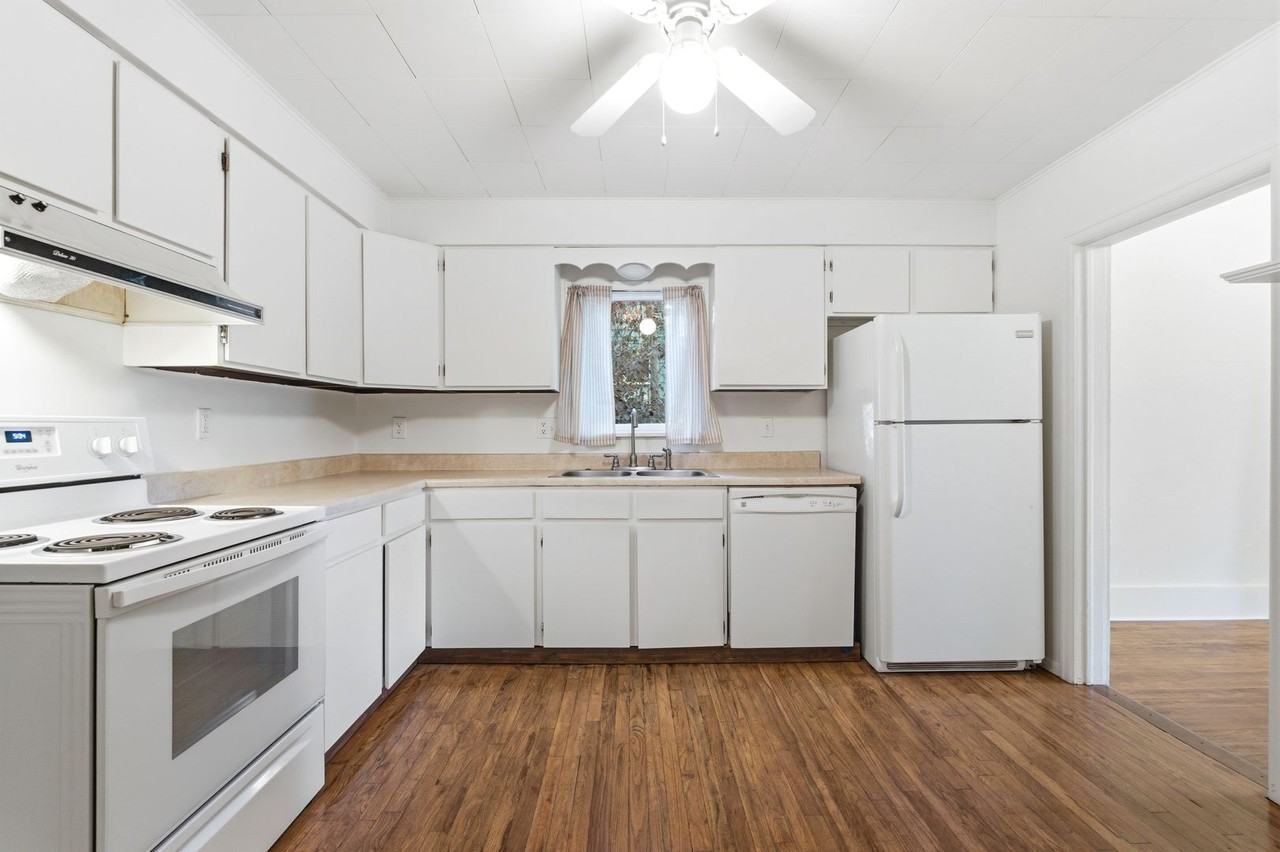 265 3rd Ave - Photo 3 of 21