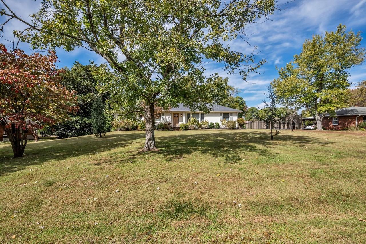 658 Devon Dr - Photo 2 of 36