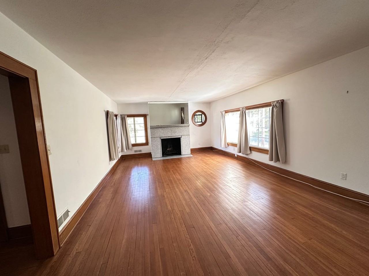 504 Parkview Drive - Photo 6 of 21