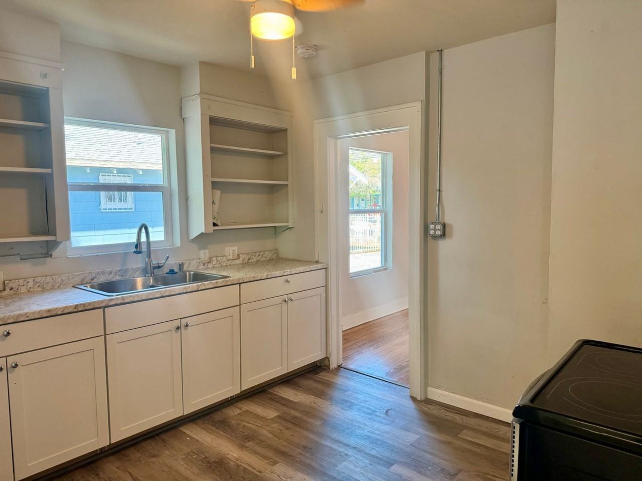 Robert E Lee - Photo 7 of 34