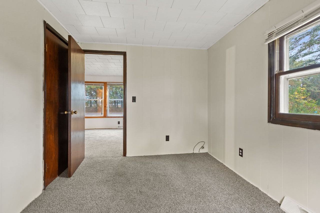 N16474 26th Ave - Photo 5 of 12