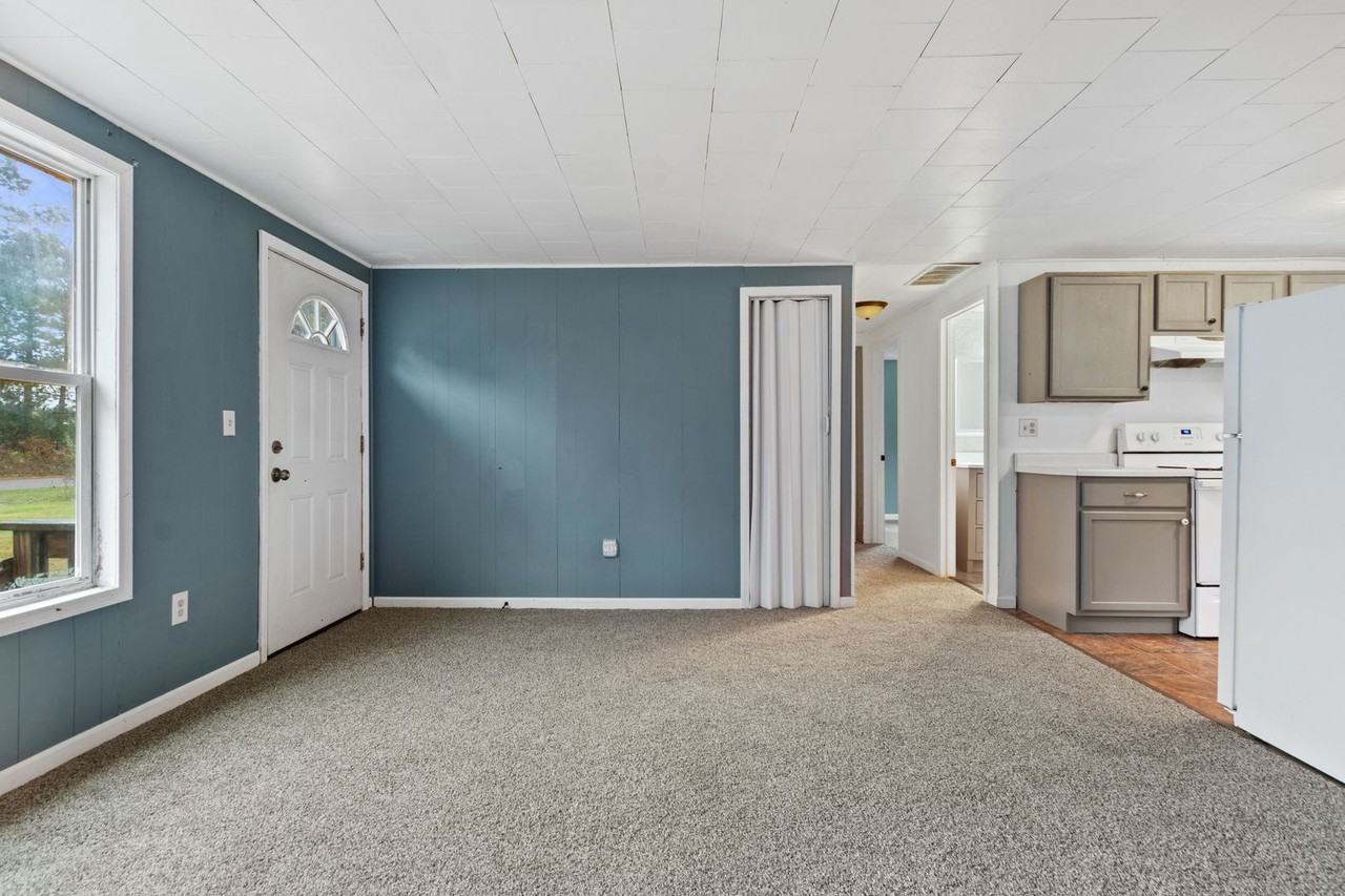 N16464 26th Ave - Photo 3 of 12