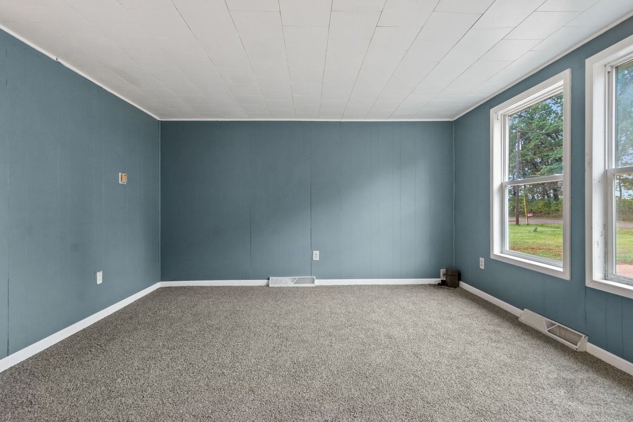 N16464 26th Ave - Photo 4 of 12