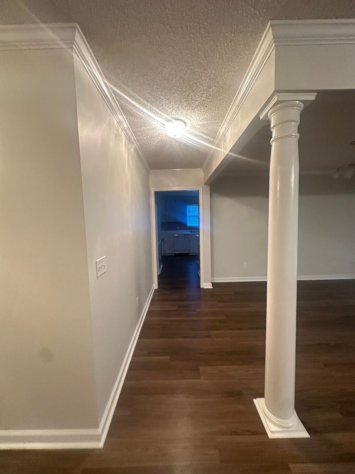 7 Stratford Ln - Photo 5 of 47