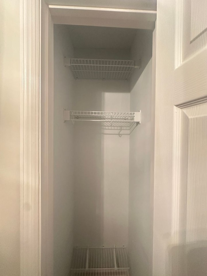 7 Stratford Ln - Photo 6 of 47