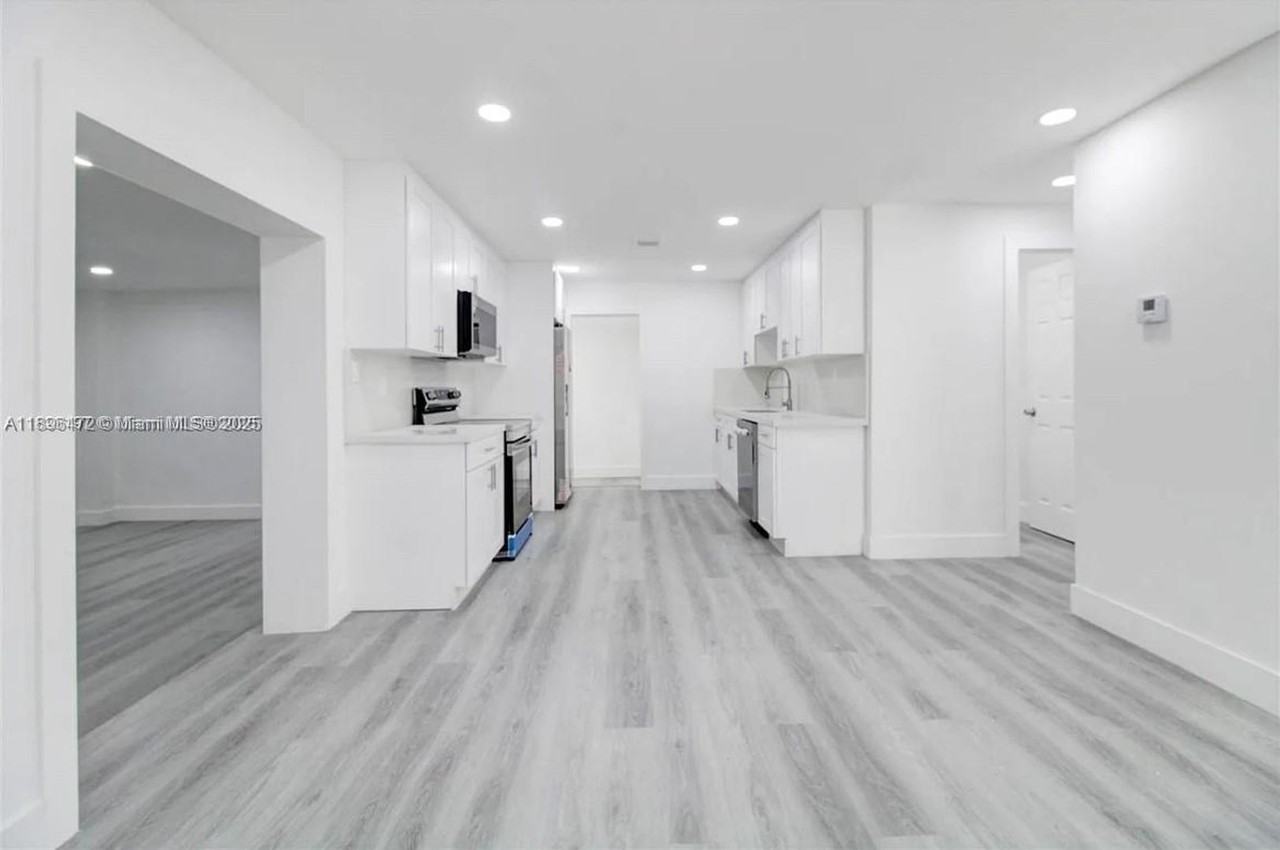 13885 Nw 5th Ave - Photo 2 of 12