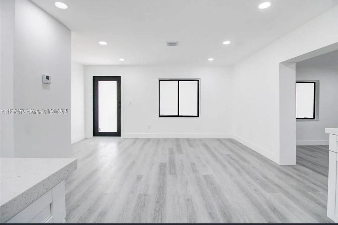 13885 Nw 5th Ave - Photo 3 of 12