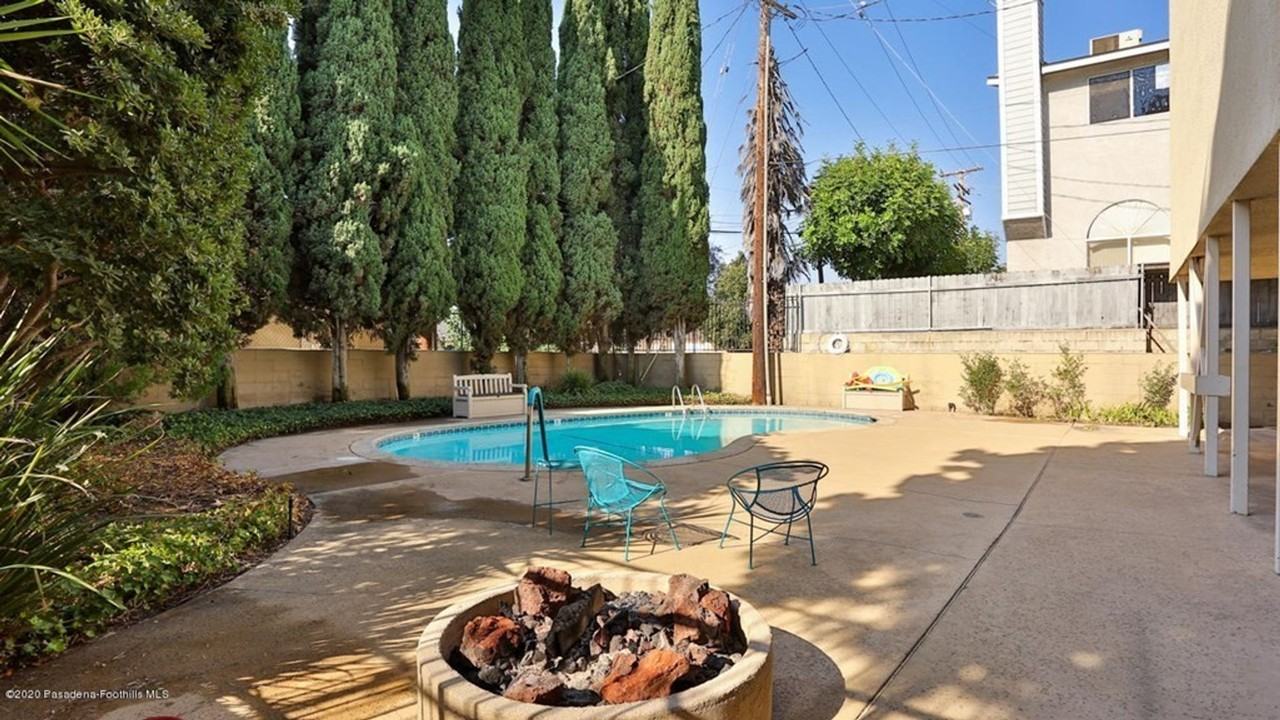 1200 W Huntington Dr #9 - Photo 3 of 32