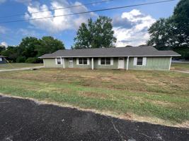 featured image of 11 Glenda Dr