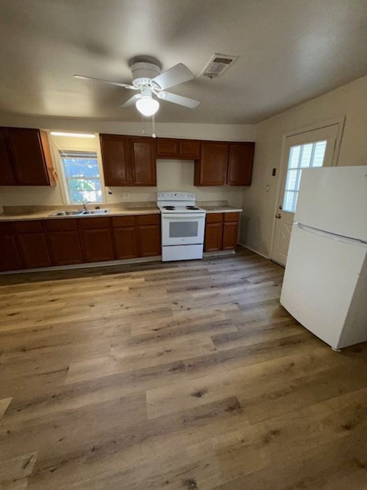 2513 W Illinois St - Photo 3 of 12