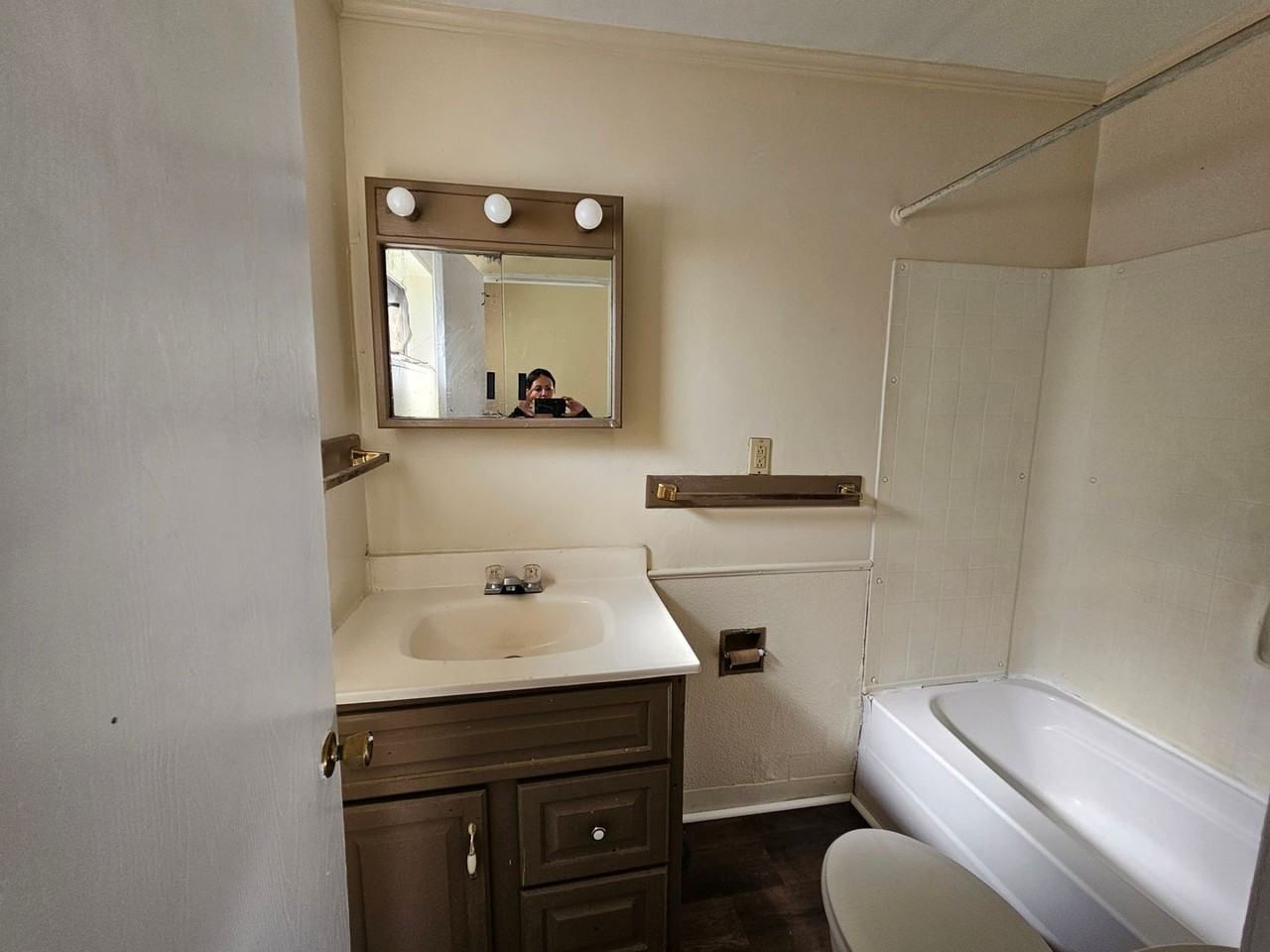 1521 Mutual St - Photo 6 of 12