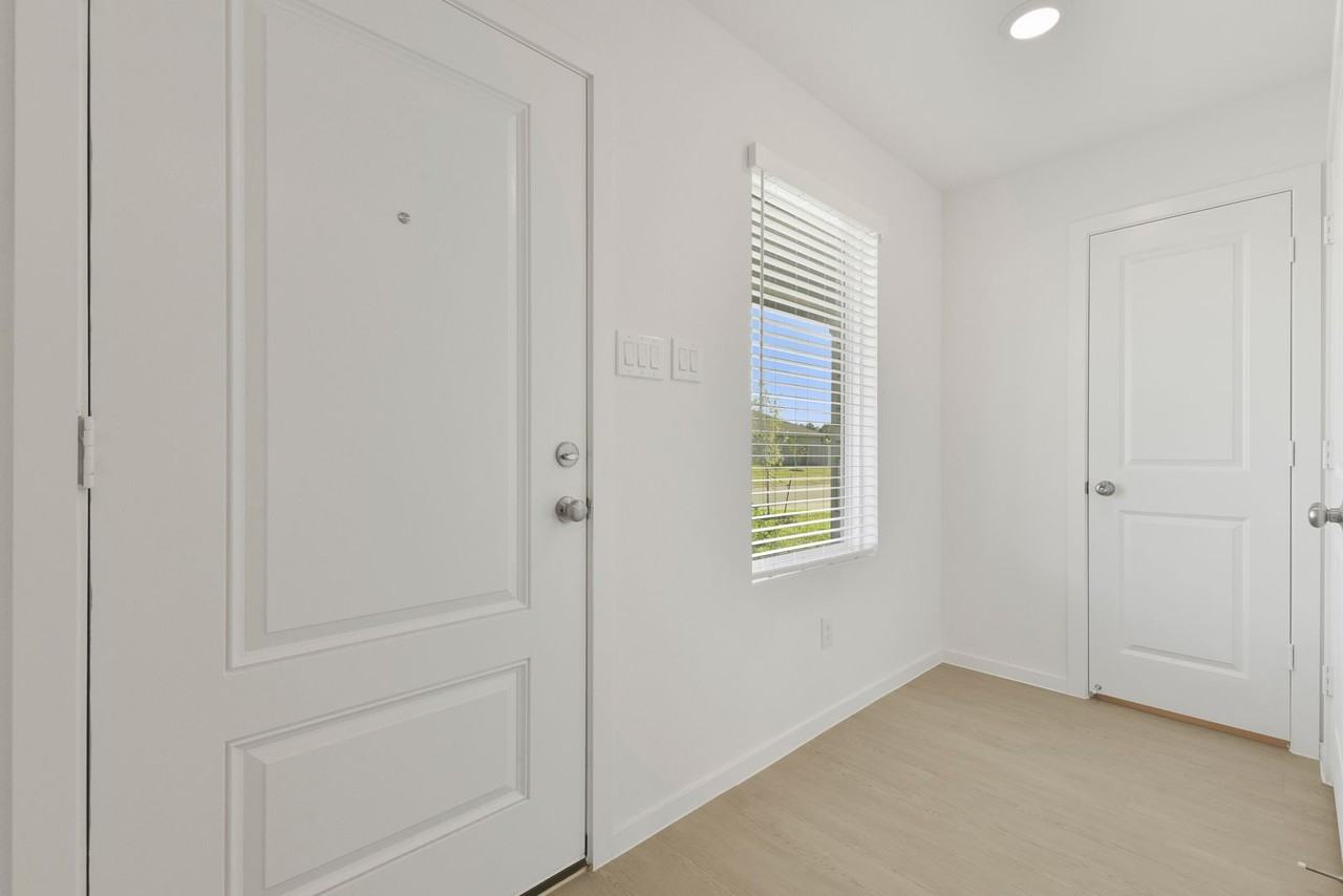 253 Douglas Hills Dr - Photo 5 of 30