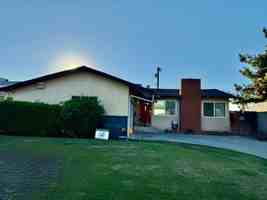 featured image of 3204 Hollins St