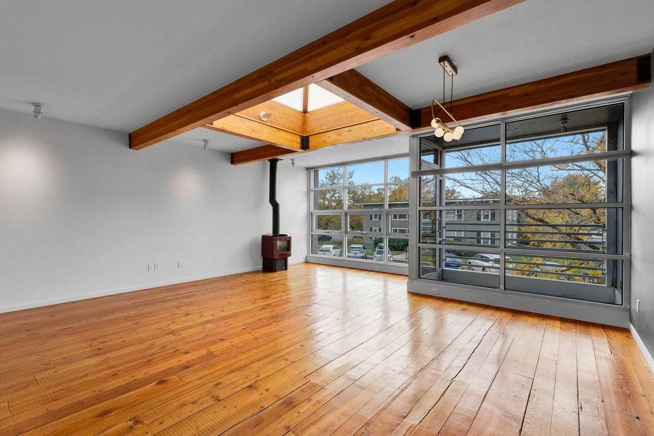 140 S 4th St W #5 - Photo 2 of 46