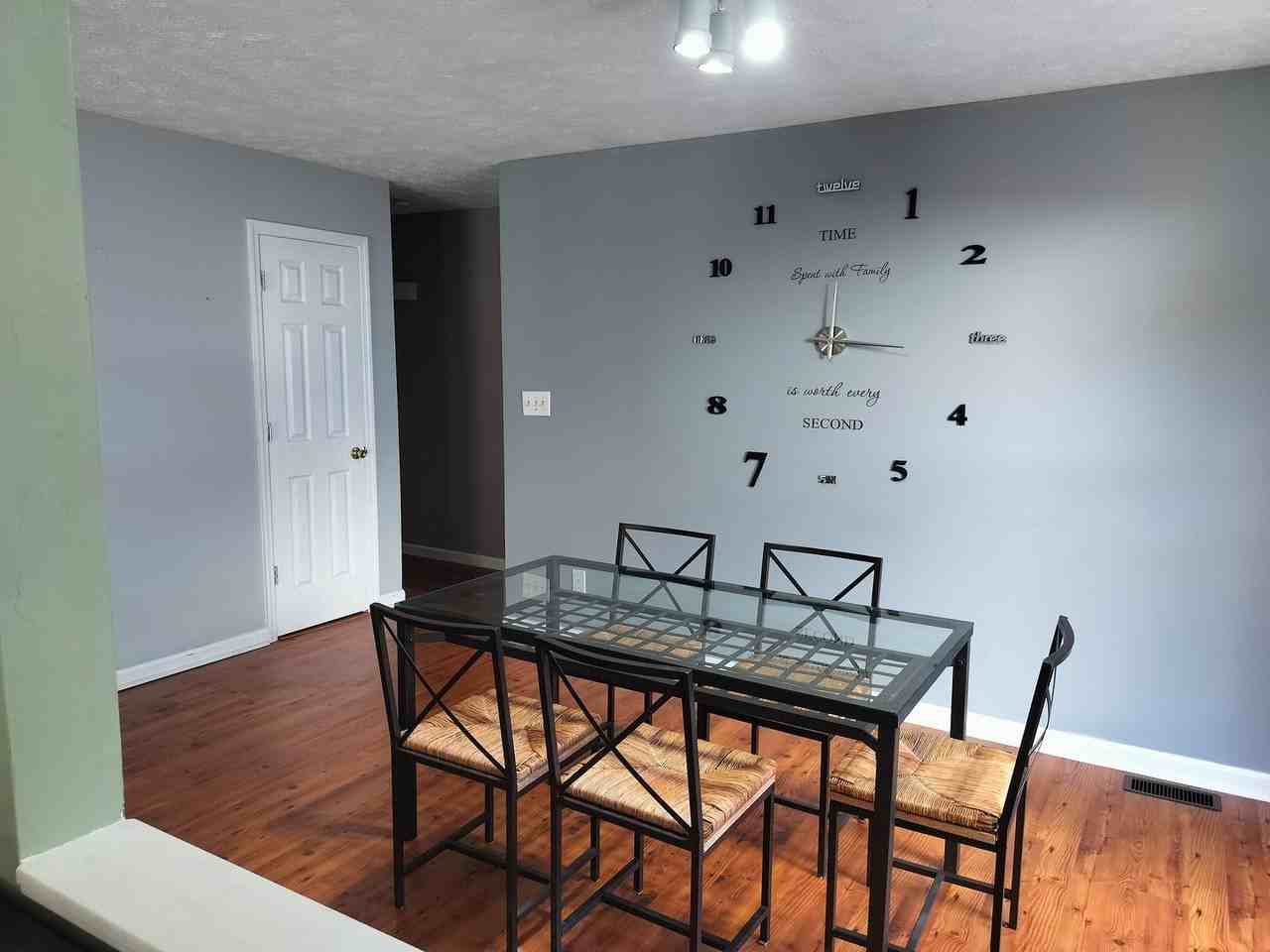 220 Fair Oaks Dr - Photo 6 of 17