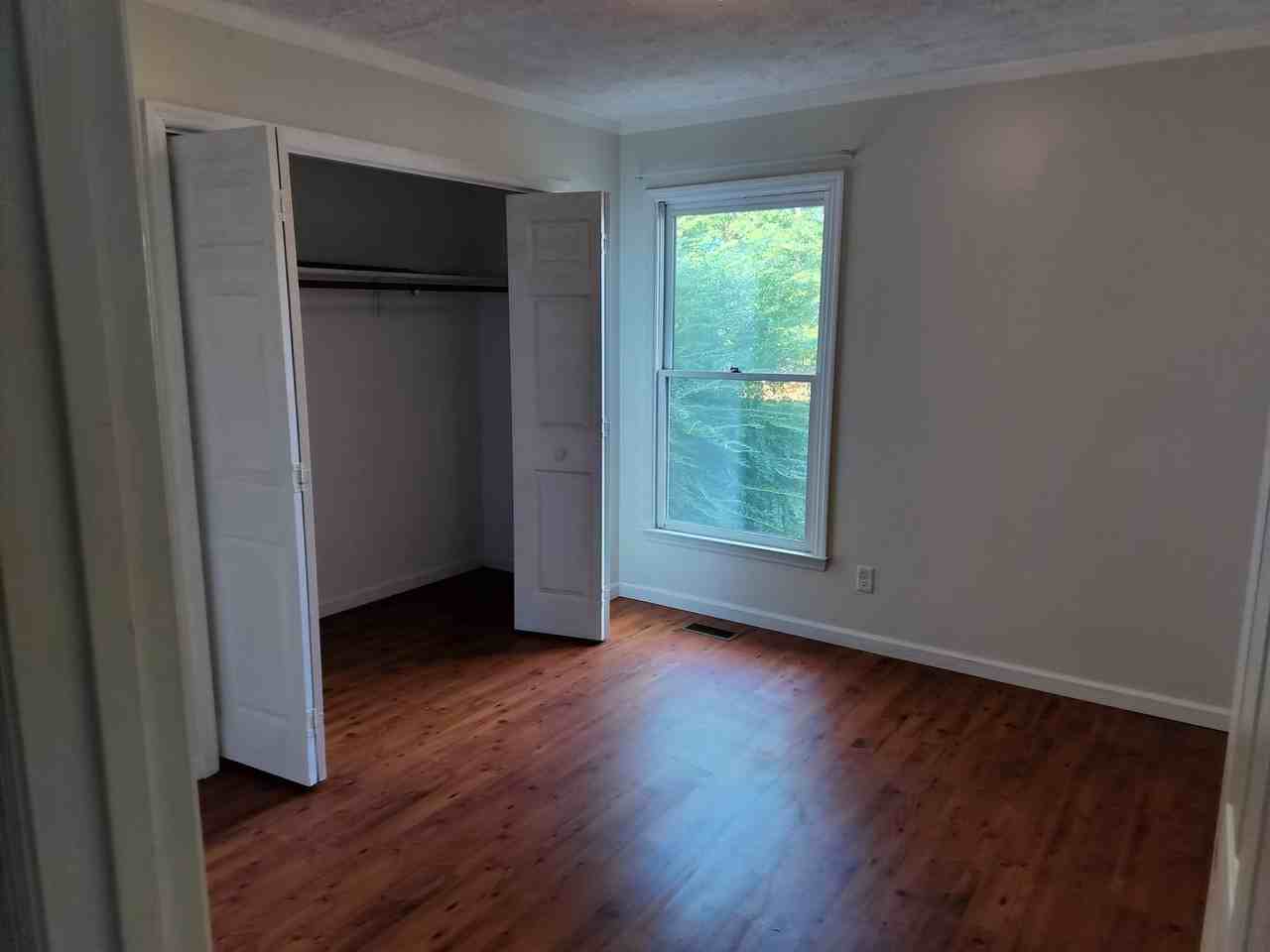 220 Fair Oaks Dr - Photo 7 of 17