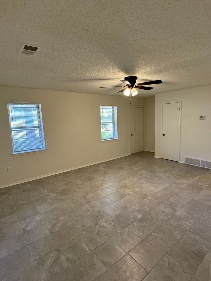 5937 Jackson Dr - Photo 7 of 17