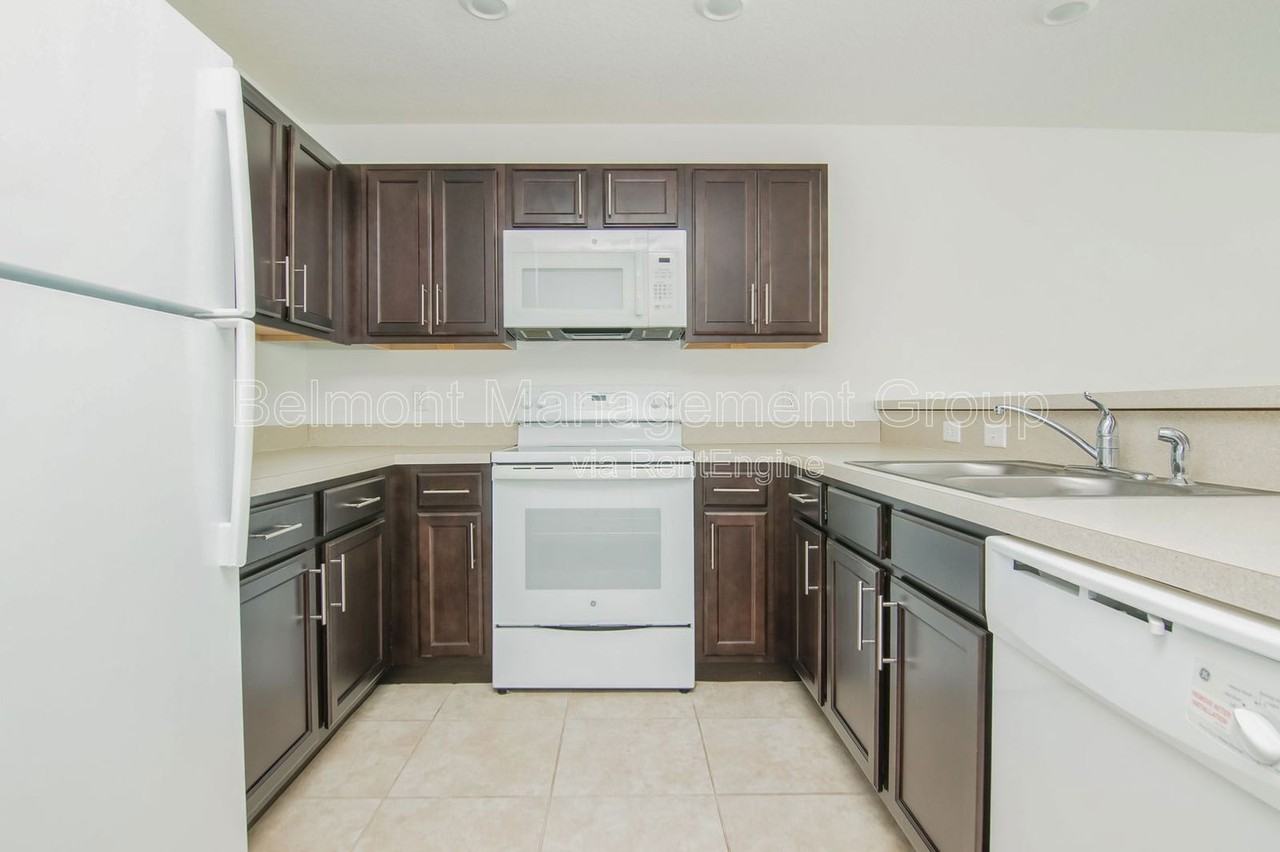 272 Hart Ln #201 - Photo 4 of 12