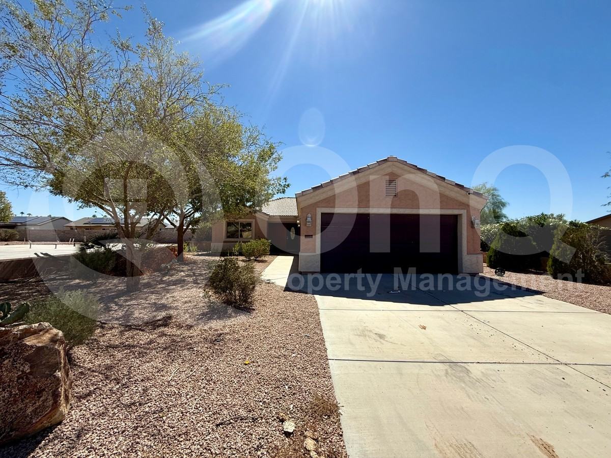 10545 W Buena Vista Dr - Photo 2 of 18