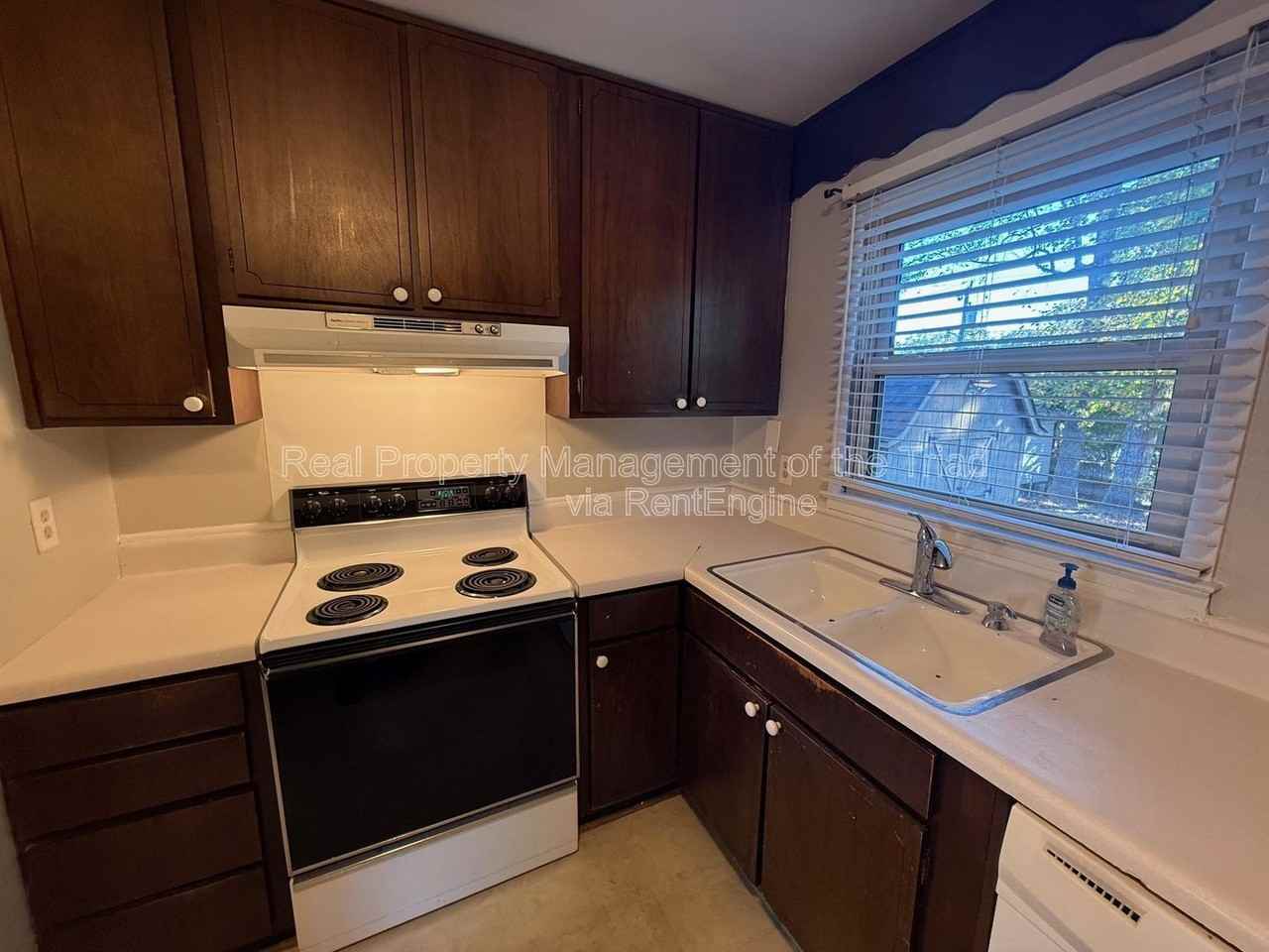 4205 Olympia Drive - Photo 3 of 16