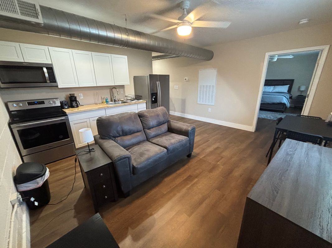 637 Washington St - Photo 3 of 10