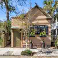 featured image of 1 Kracke St