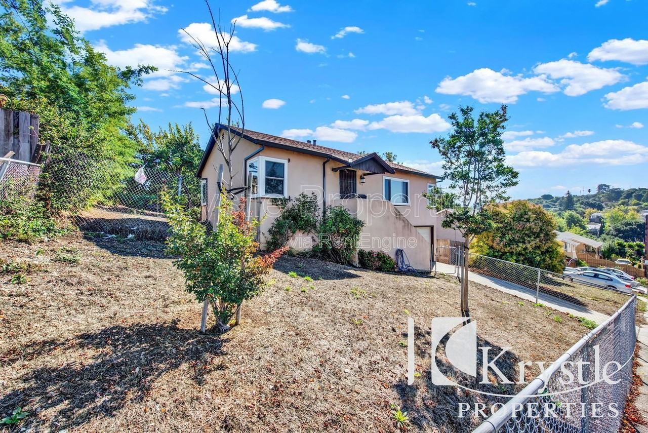 114 Hollywood Ave - Photo 2 of 28