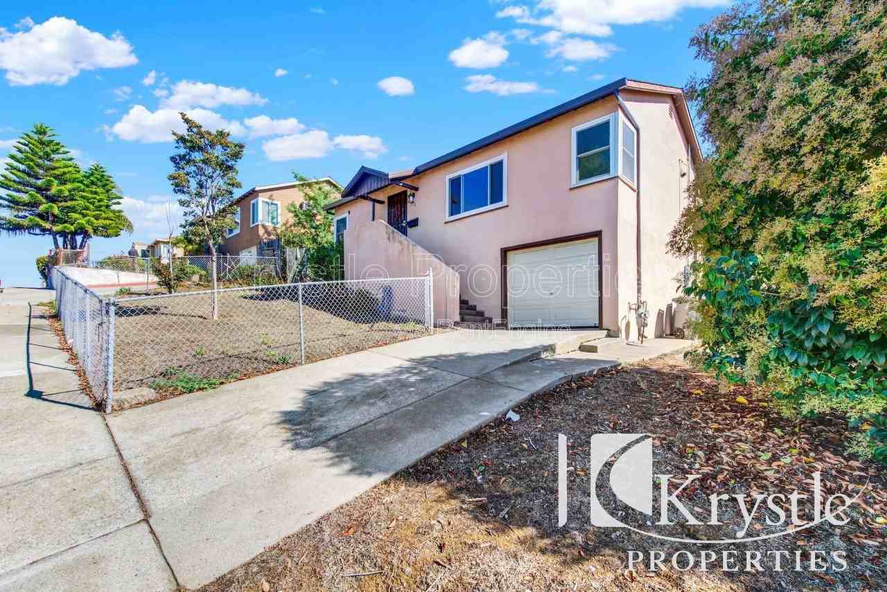 114 Hollywood Ave - Photo 3 of 28